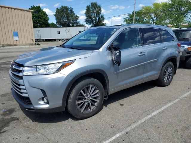 2017 Toyota Highlander SE