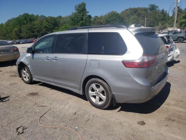 2019 Toyota Sienna LE