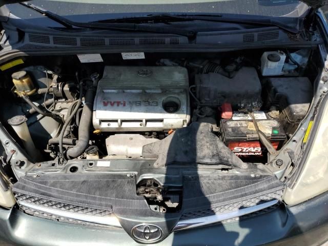 2005 Toyota Sienna XLE