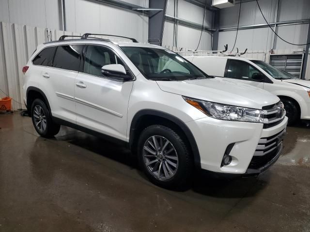 2019 Toyota Highlander SE