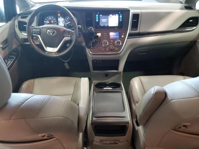 2017 Toyota Sienna XLE