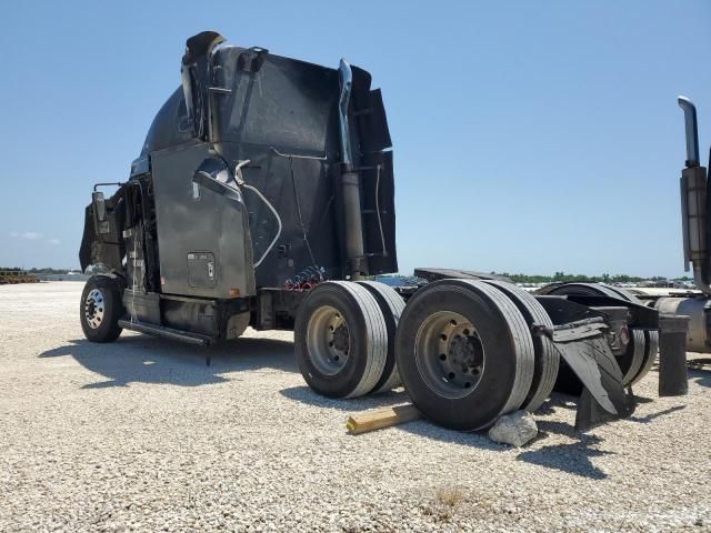 1999 Freightliner Conventional FLC120