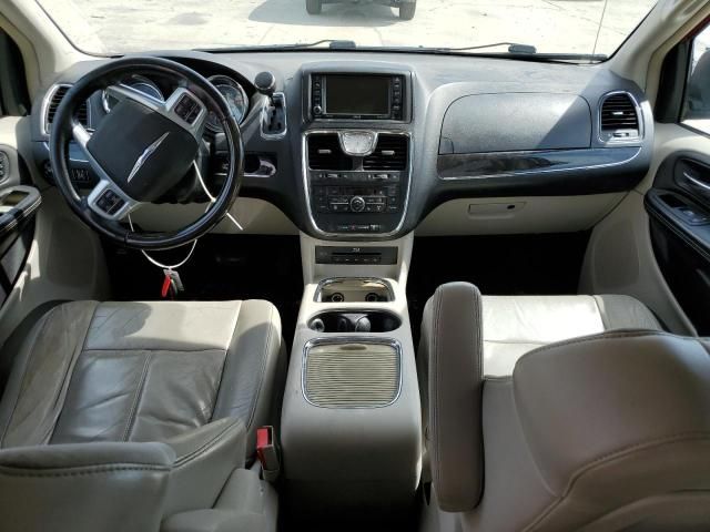 2013 Chrysler Town & Country Limited