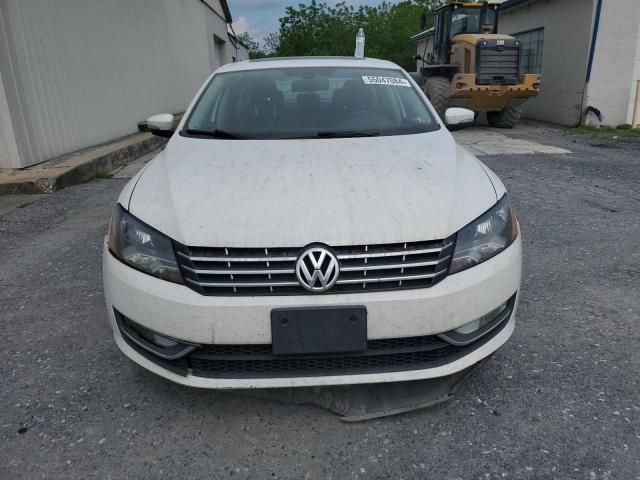 2013 Volkswagen Passat SEL