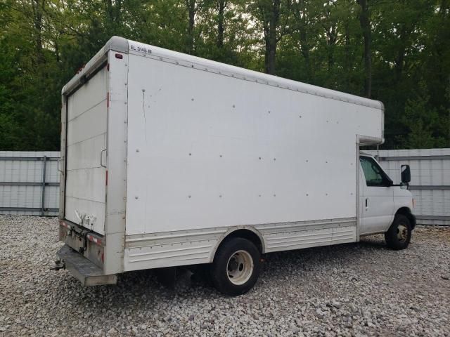 2007 Ford Econoline E450 Super Duty Cutaway Van