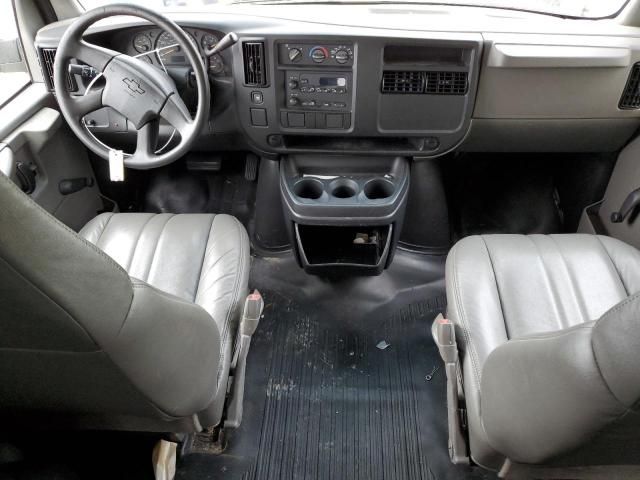 2004 Chevrolet Express G2500