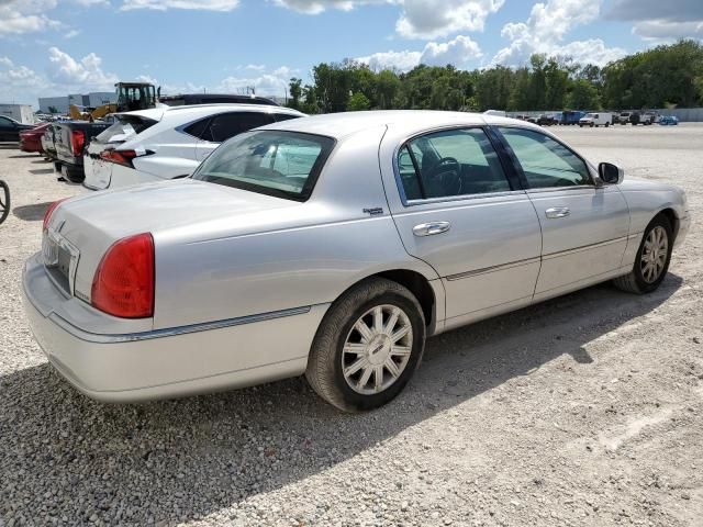 2010 Lincoln Town Car Signature Limited