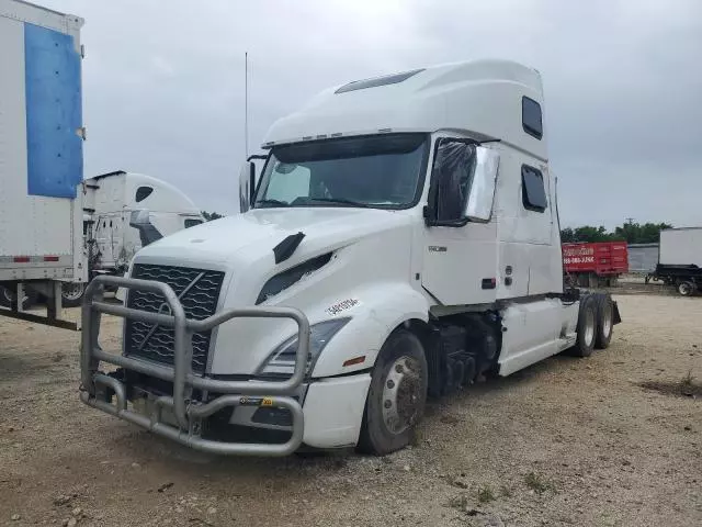 2022 Volvo VN VNL