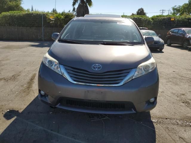 2014 Toyota Sienna XLE