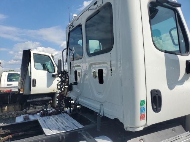 2013 Freightliner Cascadia 125