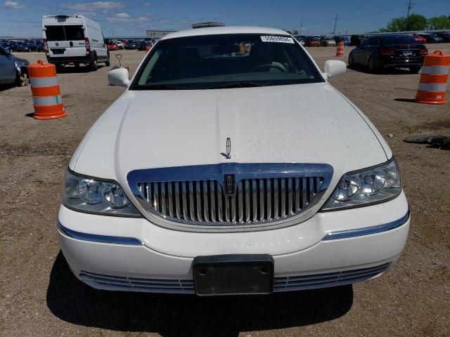 2005 Lincoln Town Car Signature