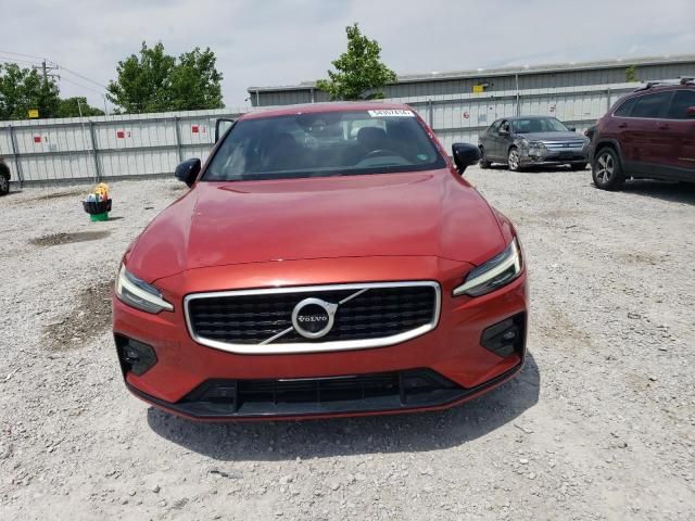 2019 Volvo S60 T6 R-Design