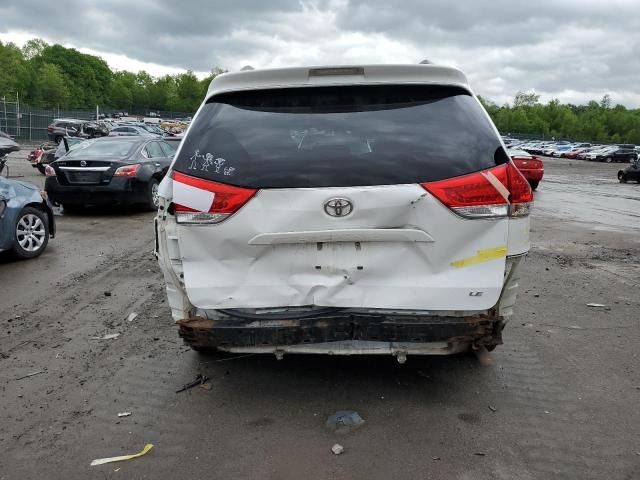 2013 Toyota Sienna LE