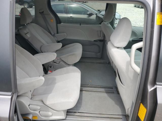 2013 Toyota Sienna LE