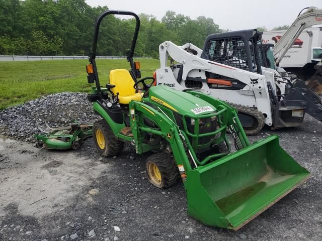 2019 John Deere 1025R