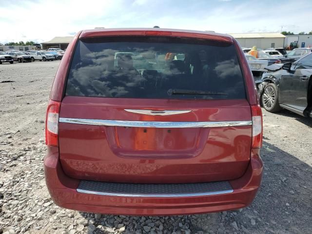 2016 Chrysler Town & Country Touring L