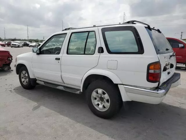 1999 Nissan Pathfinder XE