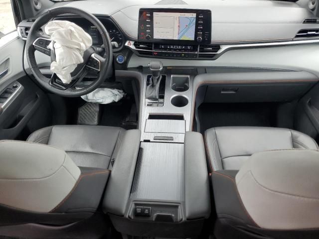 2022 Toyota Sienna XSE