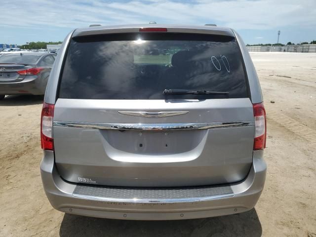 2013 Chrysler Town & Country Touring L