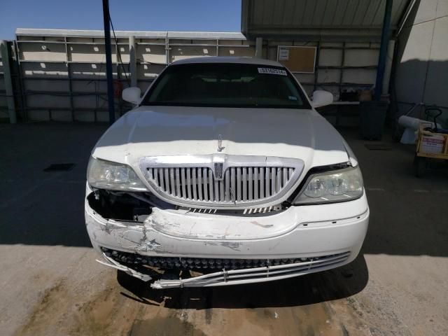 2010 Lincoln Town Car Signature Limited