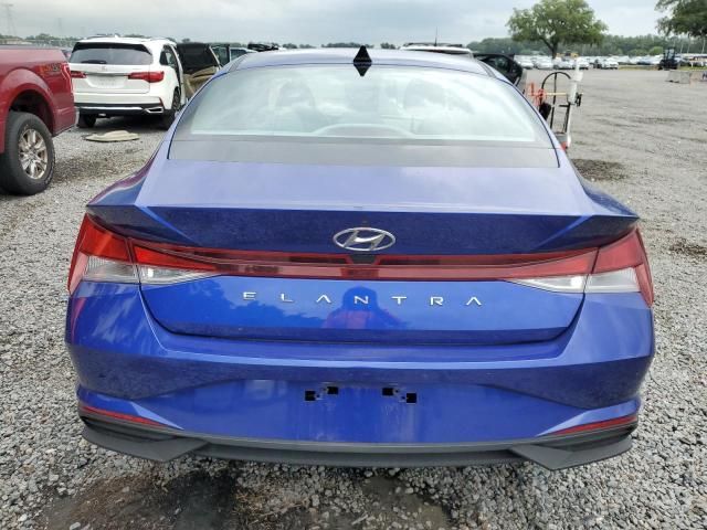 2022 Hyundai Elantra SE