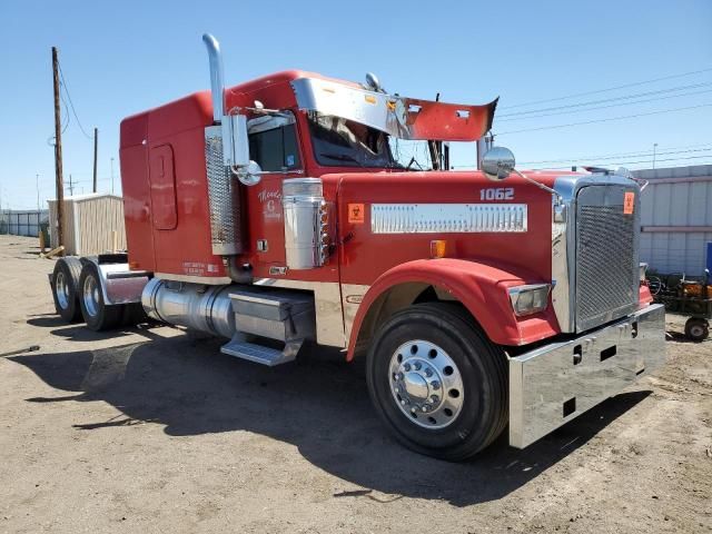 2006 Freightliner Conventional FLD132 XL Classic