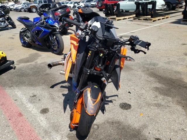 2022 KTM 1290 Super Duke R