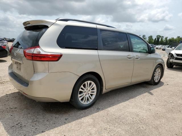 2017 Toyota Sienna XLE