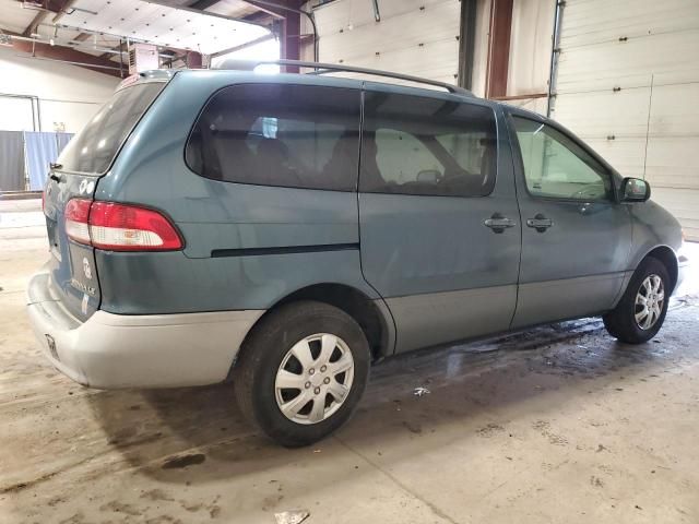 2001 Toyota Sienna LE