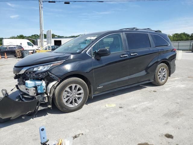 2021 Toyota Sienna XLE