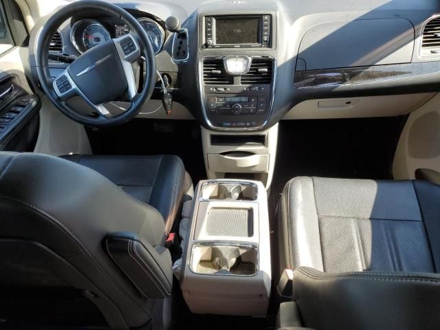 2012 Chrysler Town & Country Touring