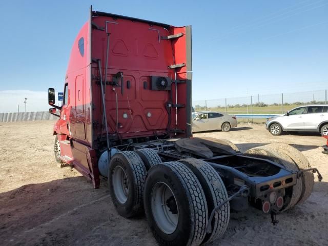 2020 Freightliner Cascadia 126