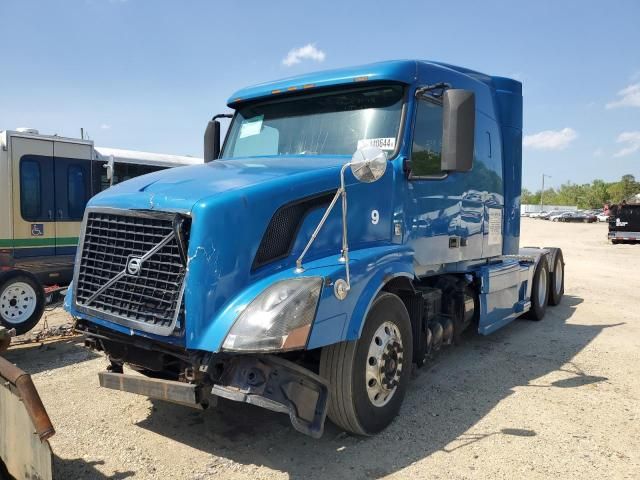 2013 Volvo VN VNL