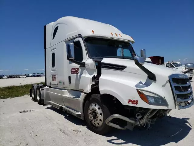 2020 Freightliner Cascadia 126