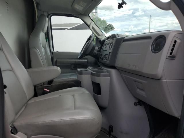 2016 Ford Econoline E350 Super Duty Cutaway Van