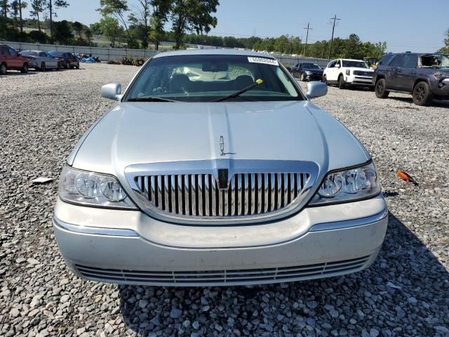 2006 Lincoln Town Car Signature