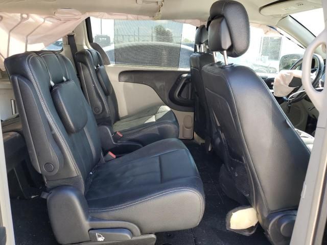 2016 Chrysler Town & Country Touring