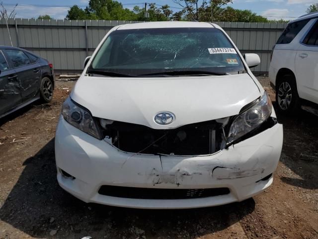 2017 Toyota Sienna LE