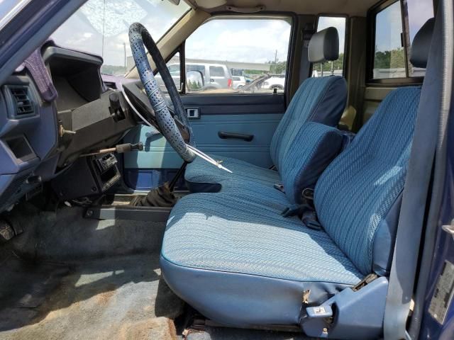 1985 Toyota Pickup Xtracab RN56 DLX