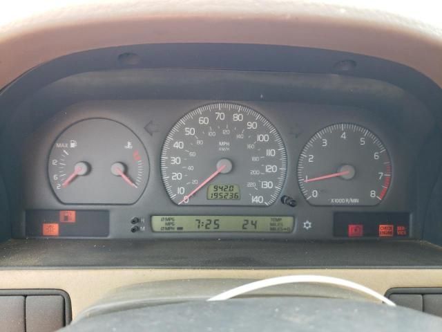 2000 Volvo V70 Base