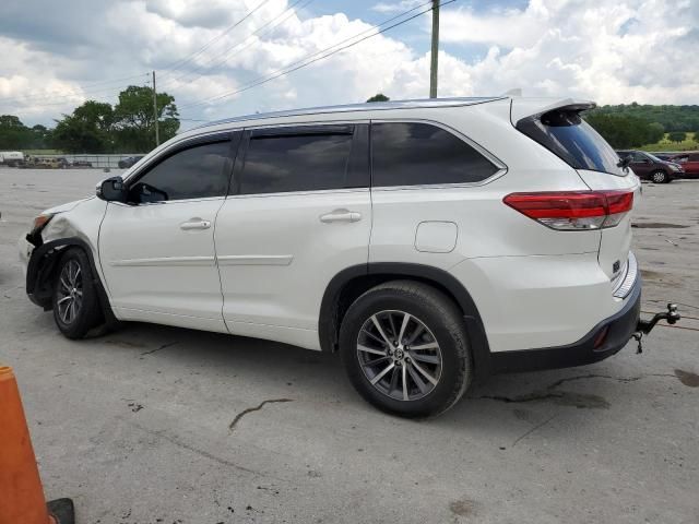 2017 Toyota Highlander SE