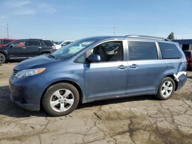 2016 Toyota Sienna LE