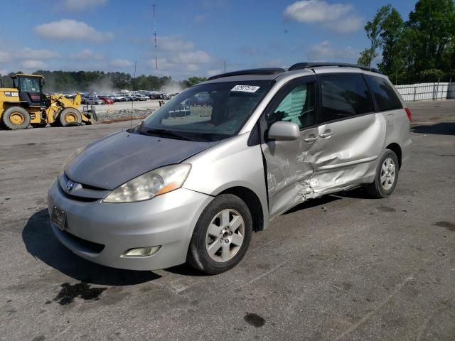 2008 Toyota Sienna XLE