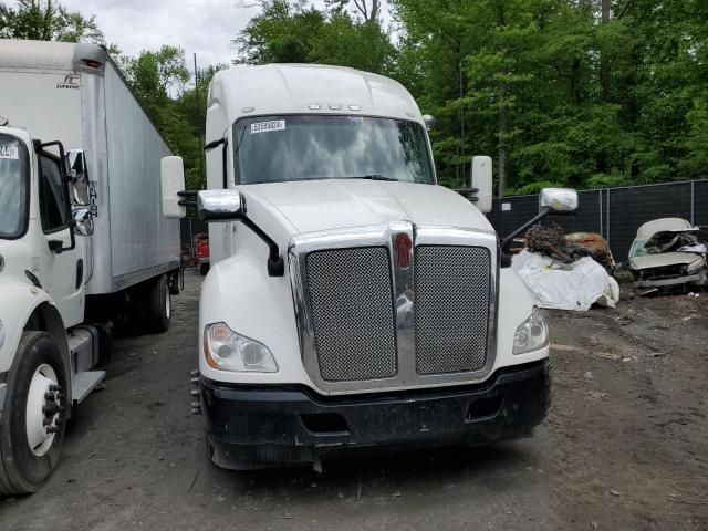 2019 Kenworth Construction T680