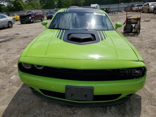 2015 Dodge Challenger SXT