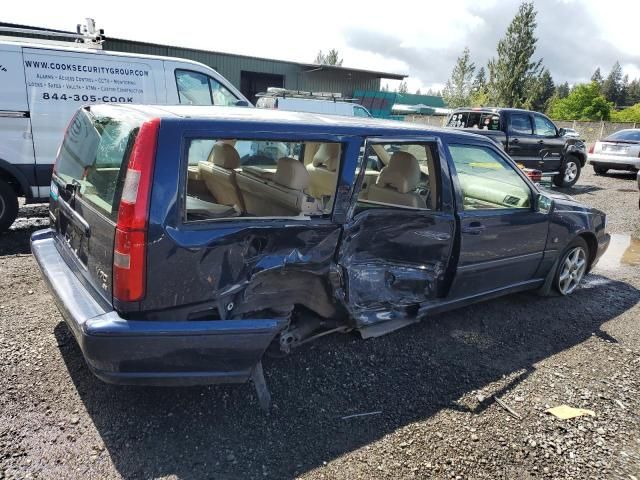 2000 Volvo V70 Base