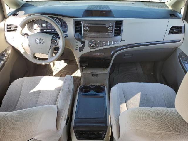 2014 Toyota Sienna LE