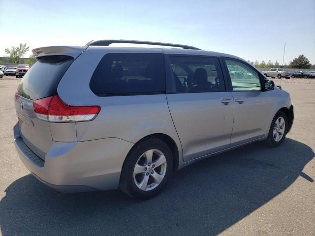 2013 Toyota Sienna LE