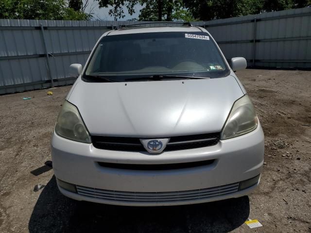 2004 Toyota Sienna XLE