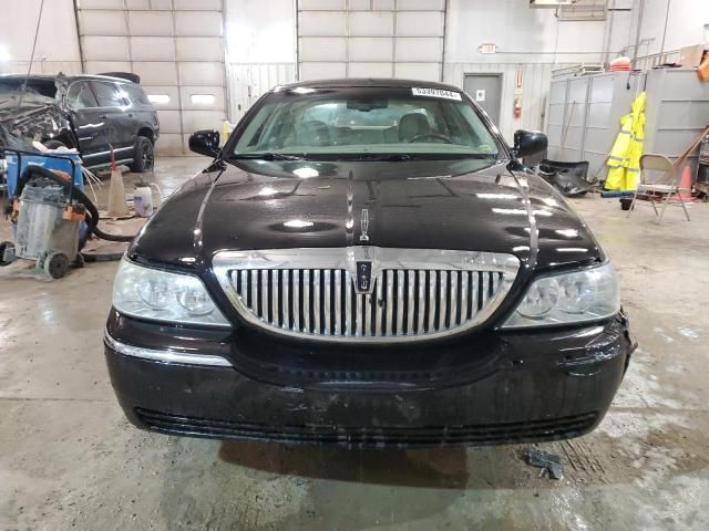 2006 Lincoln Town Car Signature Limited